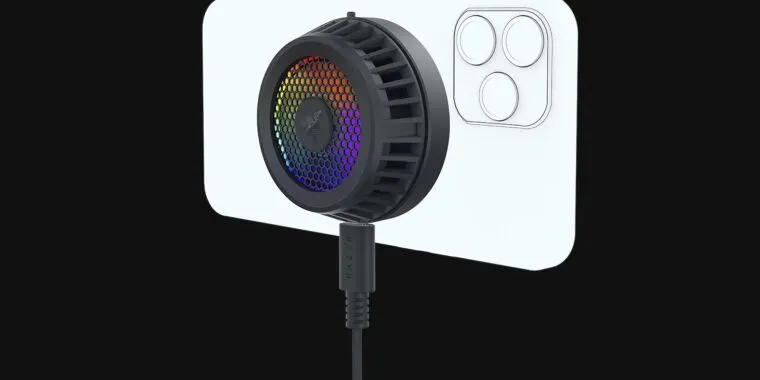 Кулер для смартфона с RGB-подсветкой Razer подключается к iPhone с помощью MagSafe
