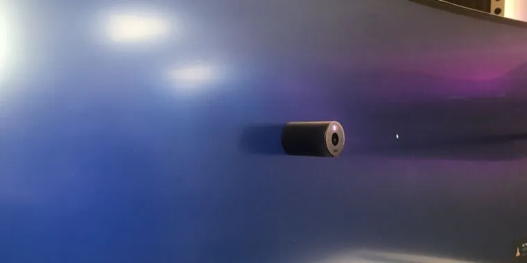 Концепция магнитной беспроводной веб-камеры Dell поможет вам забыть о печально известной носовой камере
