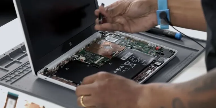 Microsoft расширяет усилия по ремонту с помощью видеоролика о разборке ноутбука Surface