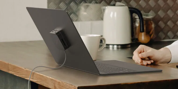 Таинственный ноутбук без портов имеет толщину 7 мм