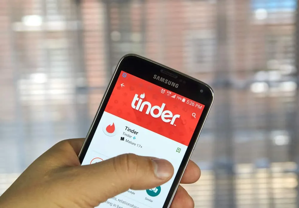 Tinder больше не будет взимать дополнительную плату с пользователей старшего возраста за премиум