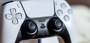 DualSense: контроллер PS5 теперь можно обновить на ПК
