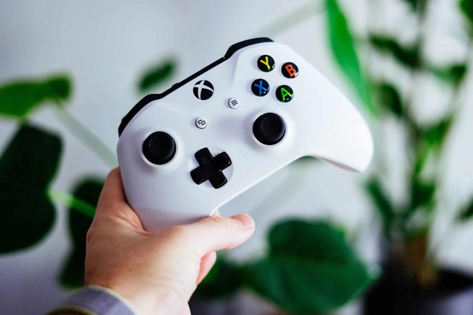 Контроллеры Xbox теперь могут изменять вход на вашем телевизоре
