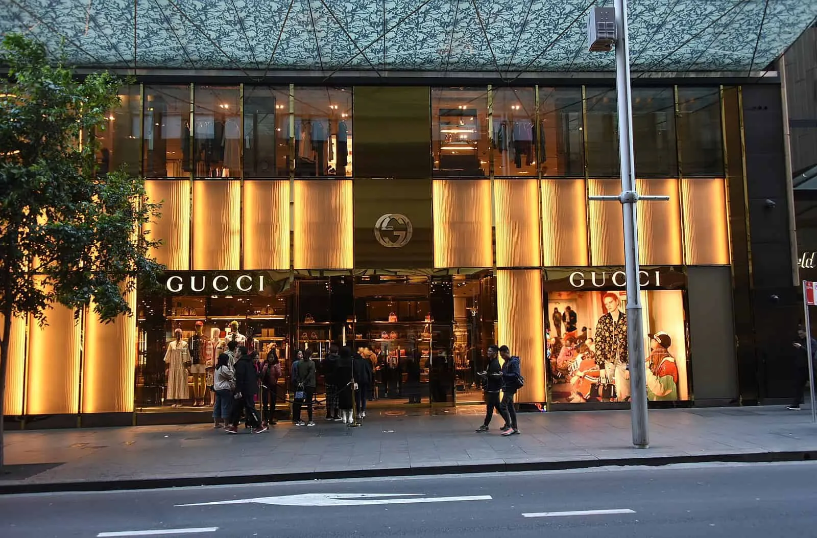 Gucci: разрешает криптовалютные платежи в магазинах