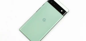 Сделка с подарочной картой Pixel 6a эффективно снимает 50 долларов с нового телефона Google в день запуска