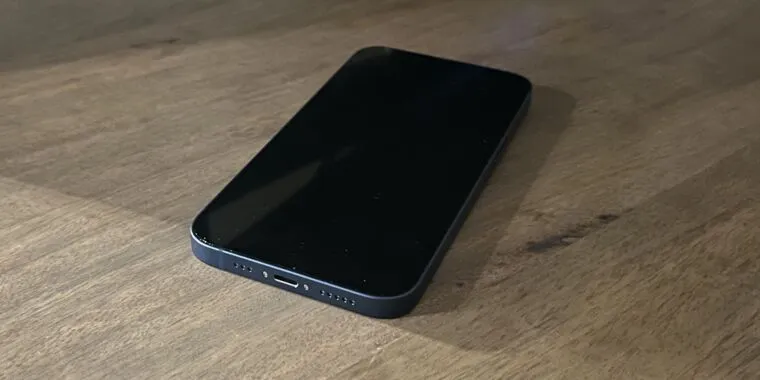 Apple подтверждает, что оставит Lightning в будущих iPhone